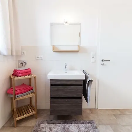 Boardinghouse Apartament Massing