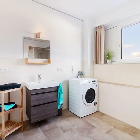 Boardinghouse Apartament Massing